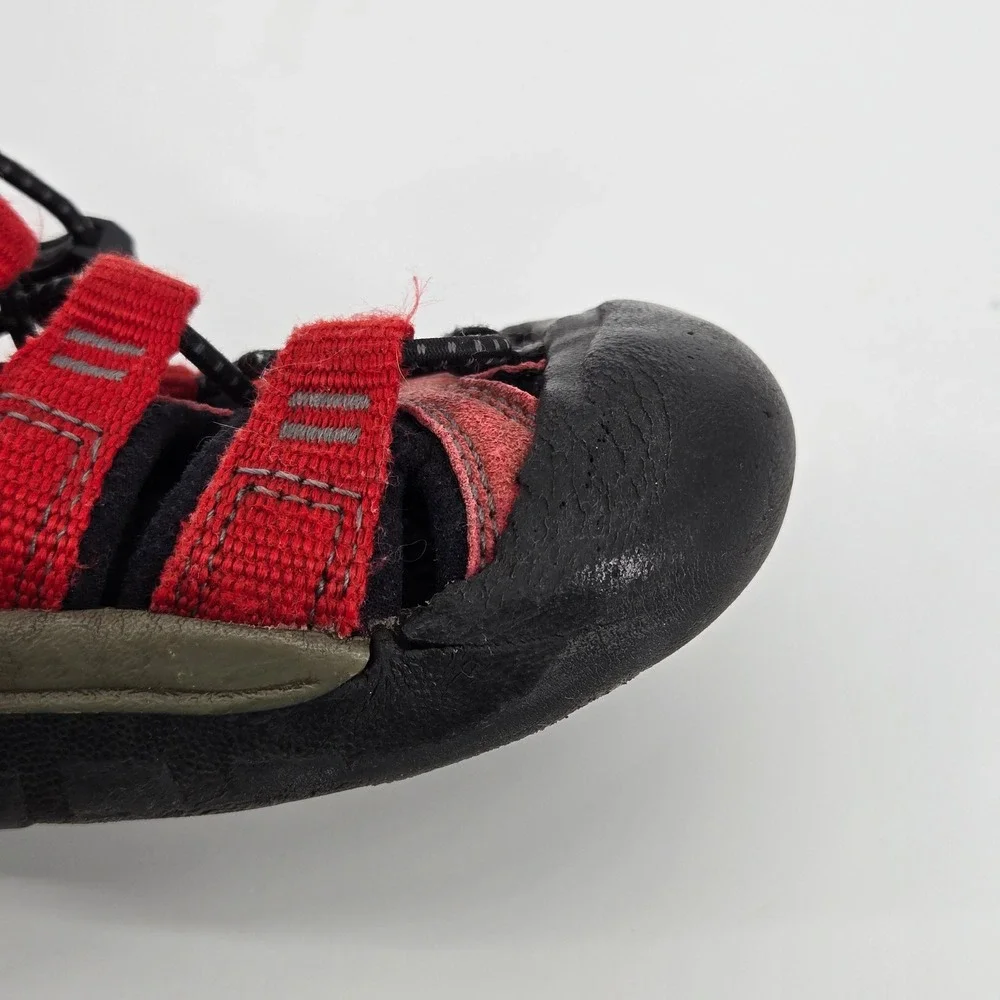 KEEN Newport H2 Kids 13 Red Black Wide Toe Box Waterproof Camp Hiking Sandals